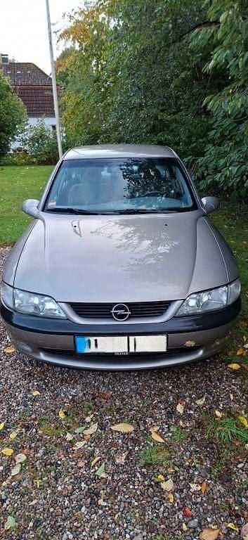 Gebraucht 1996 Opel Vectra Limousine | 3.100 € (Teuer) - Bild 1/4