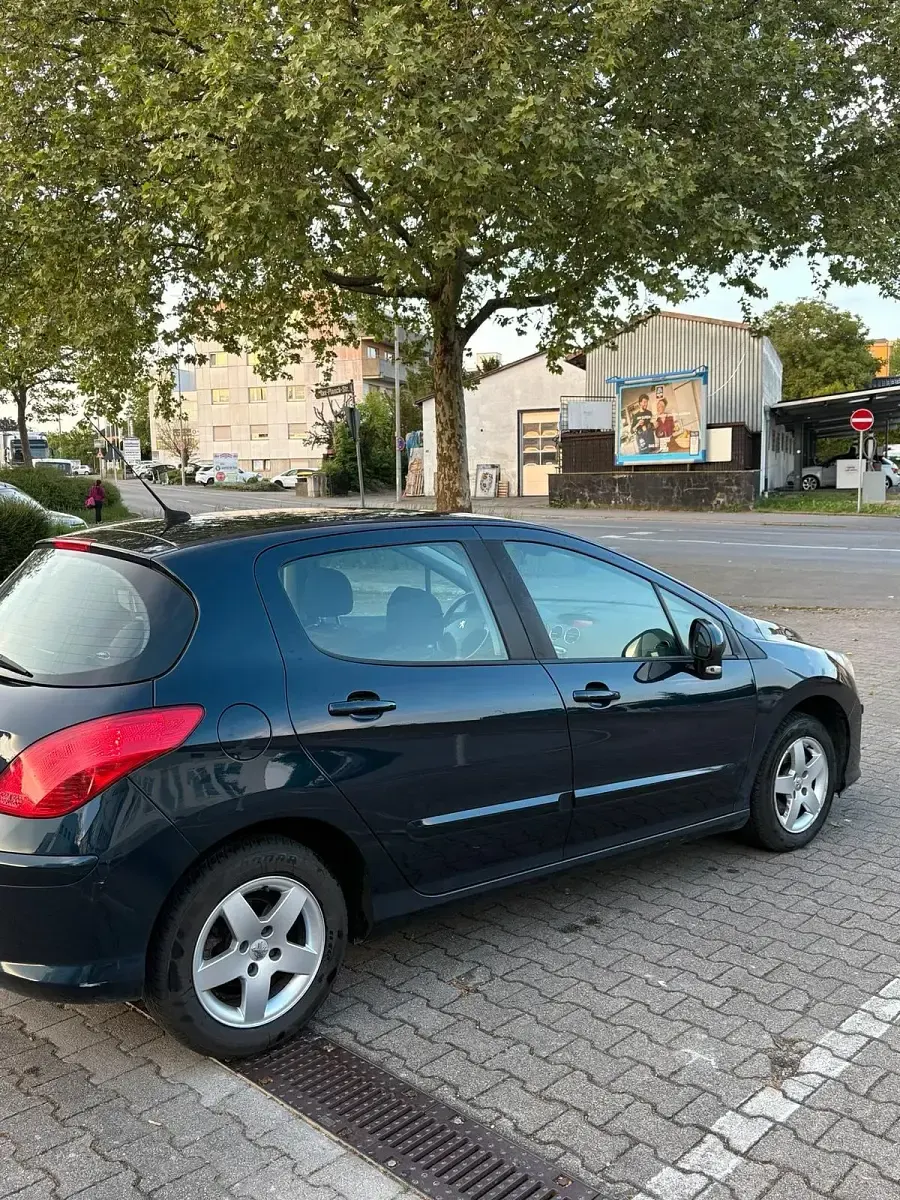 Gebraucht Peugeot 308 120 PS (88 kW) 2009 Blau Kleinwagen