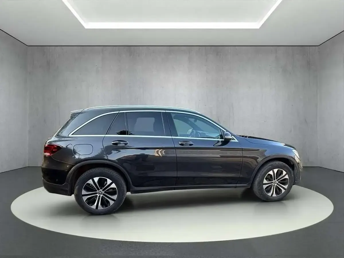 Gebraucht Mercedes GLC300 300 PS (220 kW) 2021 Schwarz SUV