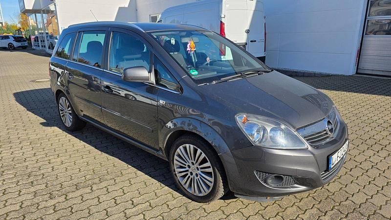 Grau Gebraucht 2011 Opel Zafira Van / Kleinbus | 5.349 € - Bild 1/4