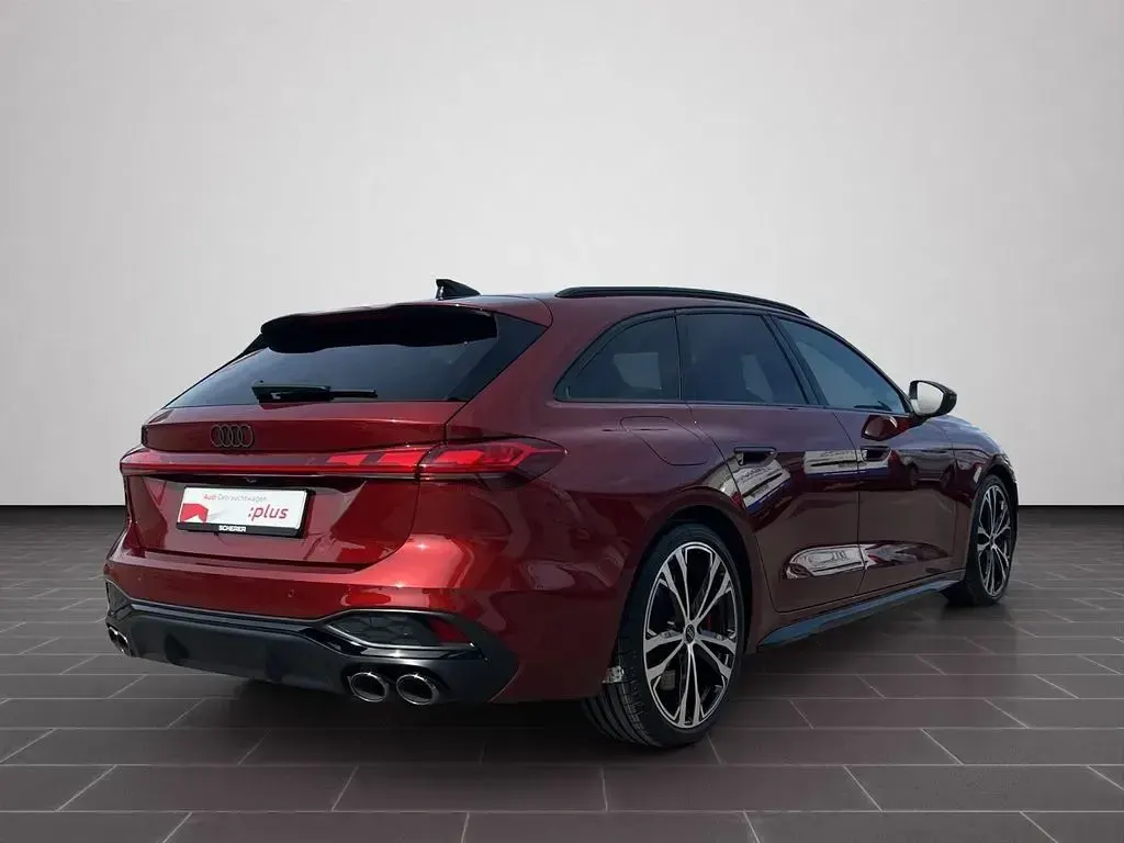 Gebraucht Audi S5 Ambiente 367 PS (269 kW) 2025 Grenadinerot metallic Kombi