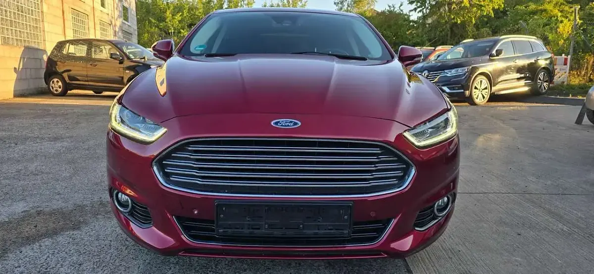 Gebraucht Ford Mondeo Titanium 160 PS (117 kW) 2016 Rubyrot (metallic) Limousine