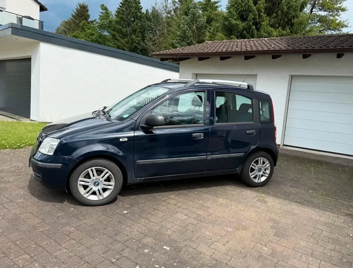 Gebraucht Fiat Panda 60 PS (44 kW) 2010 Blau Kleinwagen