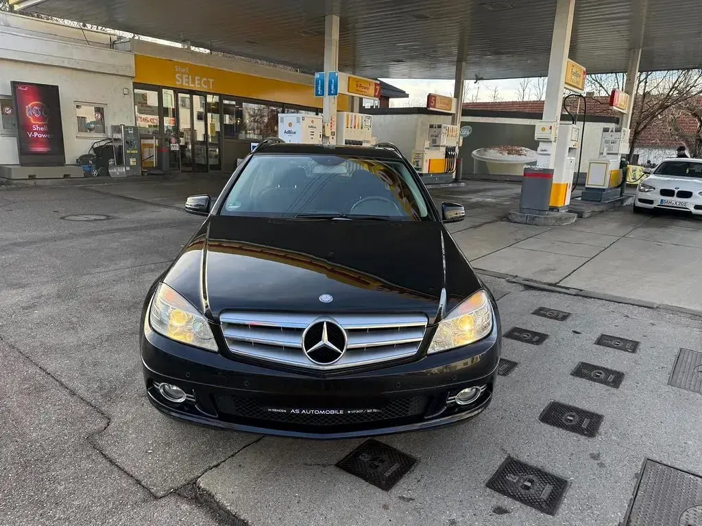 Gebraucht Mercedes C180 156 PS (114 kW) 2010 Schwarz Kombi