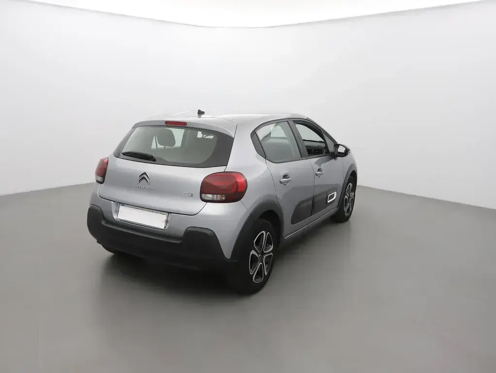 Używany Citroën C3 103 KM (75 kW) 2024 Szary Sedan/Limuzyna