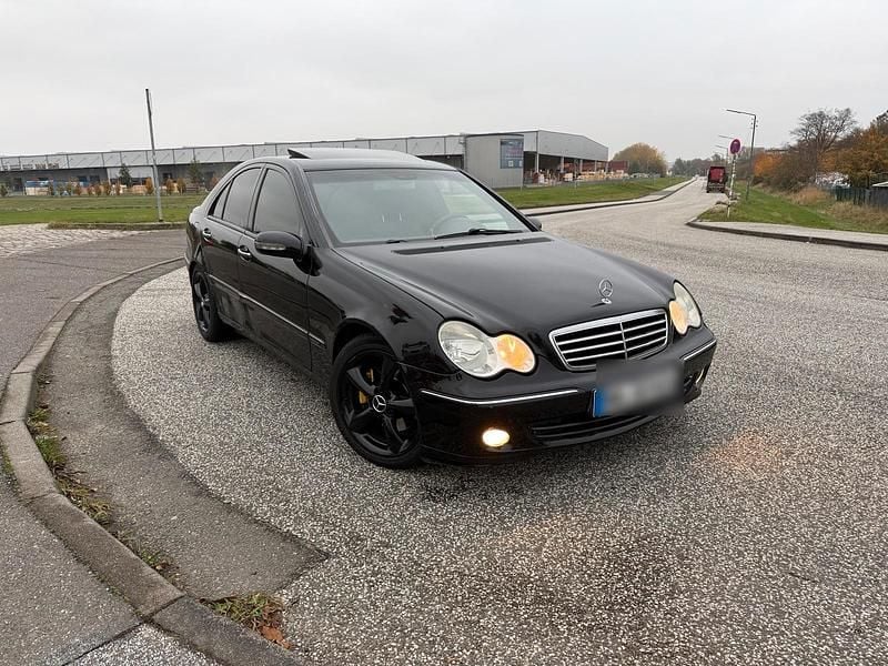 Schwarz Gebraucht 2000 Mercedes C320 Limousine | 2.500 € (Fairer Preis) - Bild 1/4