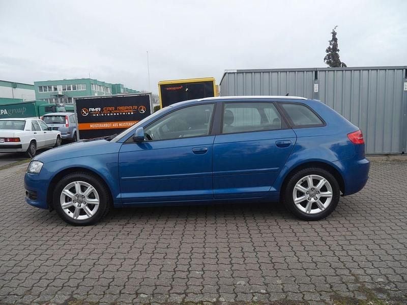 Gebraucht Audi A3 Ambiente 125 PS (91 kW) 2009 Blau Kleinwagen