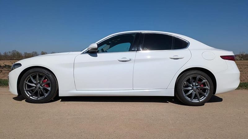 Gebraucht Alfa Romeo Giulia Super 180 PS (132 kW) 2016 Weiß Limousine