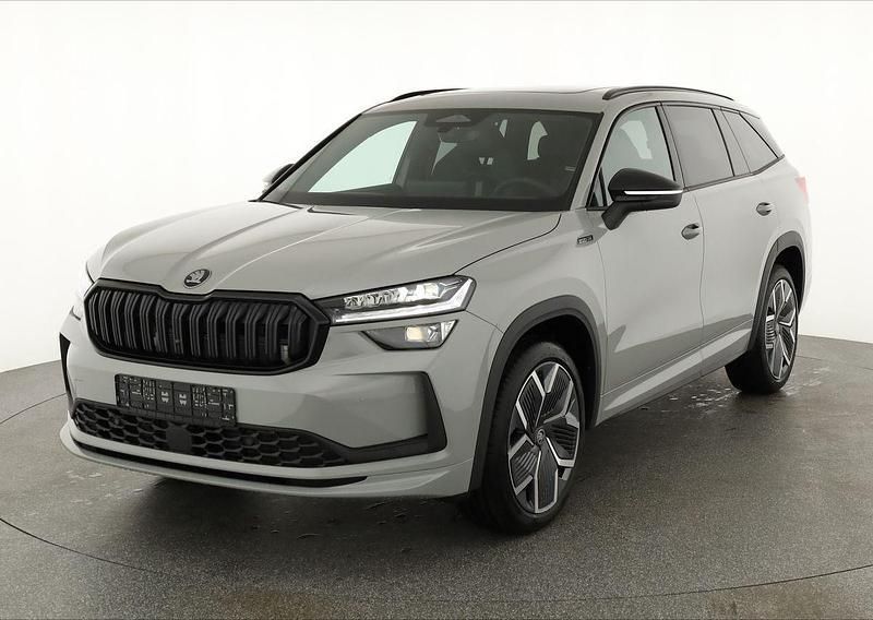 Stahl grau Neu 2025 Skoda Kodiaq SportLine SUV | 54.495 € (Etwas zu teuer) - Bild 1/4