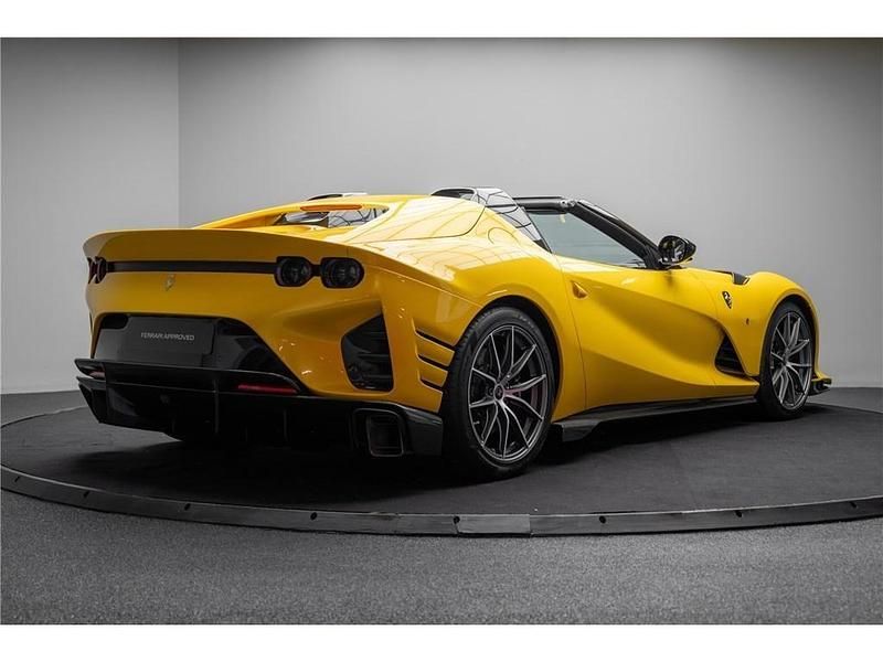 Gebraucht Ferrari 812 2023 Gelb Cabrio