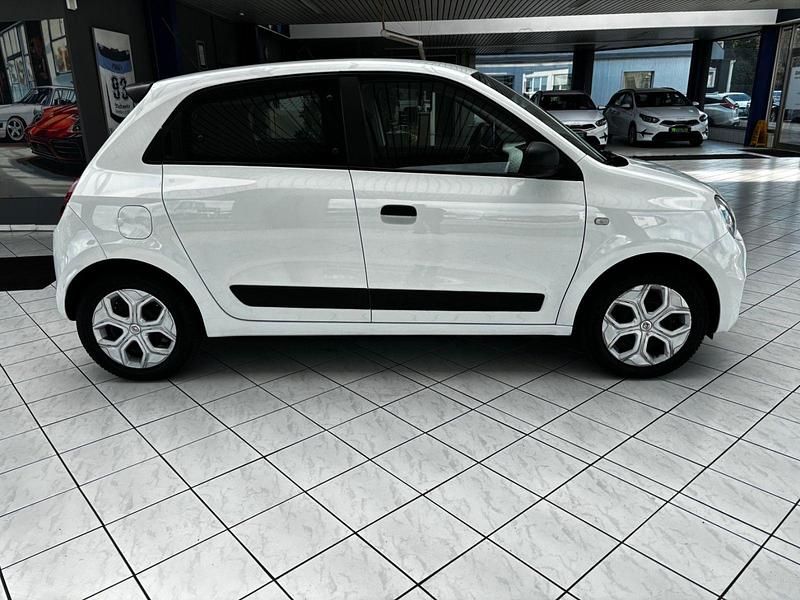 Gebraucht Renault Twingo Life 65 PS (47 kW) 2019 Weiß Kleinwagen