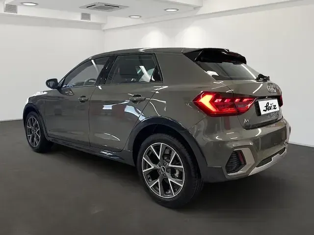 Gebraucht Audi A1 Ambiente 116 PS (85 kW) 2025 Chronosgrau metallic SUV