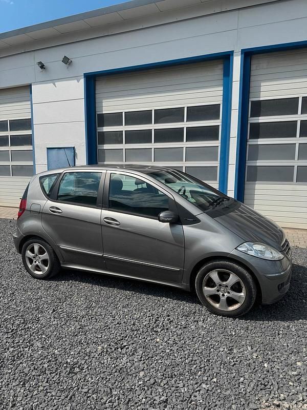 Silber Gebraucht 2007 Mercedes A150 Limousine | 1.999 € (Fairer Preis) - Bild 1/4