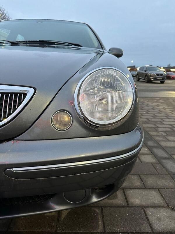 Grau Gebraucht 2001 Lancia Lybra Kombi | 4.800 € - Bild 1/4