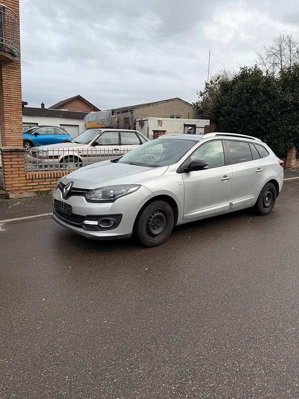 Gebraucht Renault Mégane GrandTour LIMITED 110 PS (80 kW) 2016 Grau Kombi