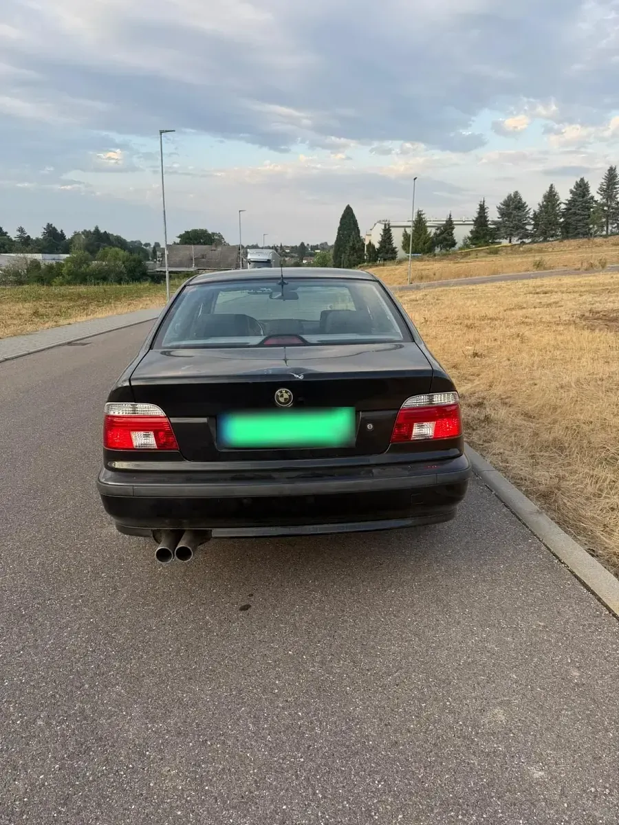 Gebraucht BMW 523 170 PS (125 kW) 1998 Schwarz Limousine