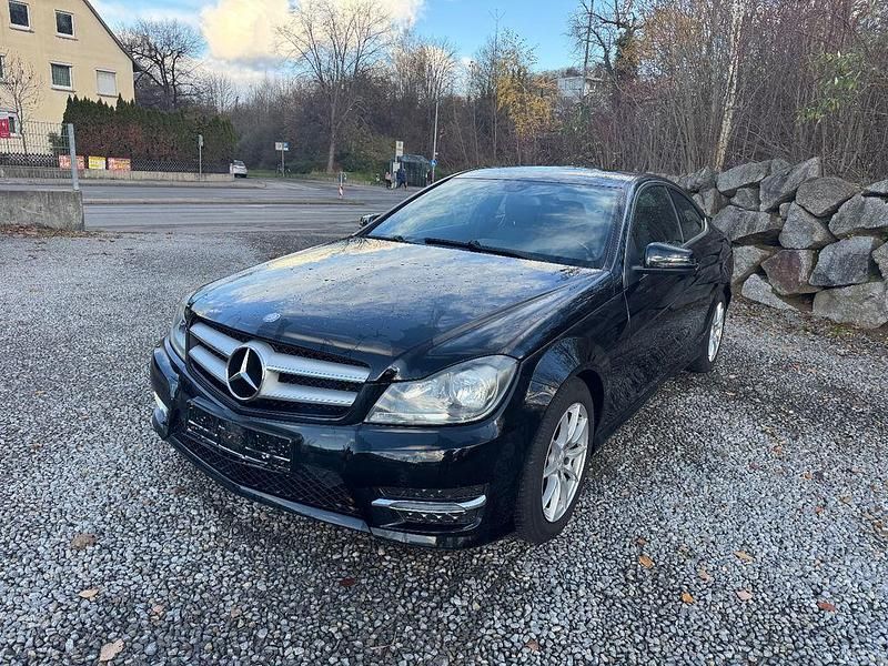 Schwarz Gebraucht 2012 Mercedes C180 AMG Coupé | 7.950 € (Superpreis) - Bild 1/4