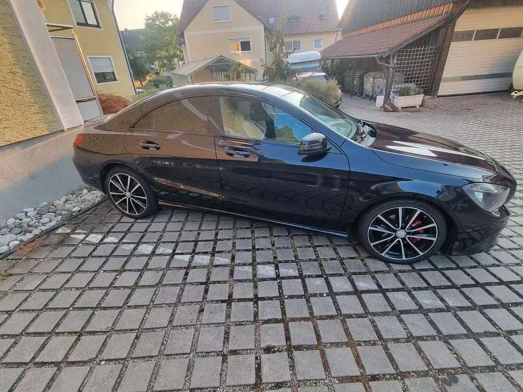 Gebraucht Mercedes CLA180 AMG line 109 PS (80 kW) 2014 Violett Coupé