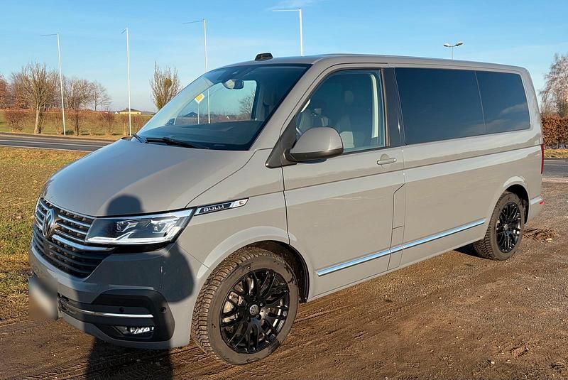 Gebraucht VW Multivan 204 PS (150 kW) 2022 Grau Van