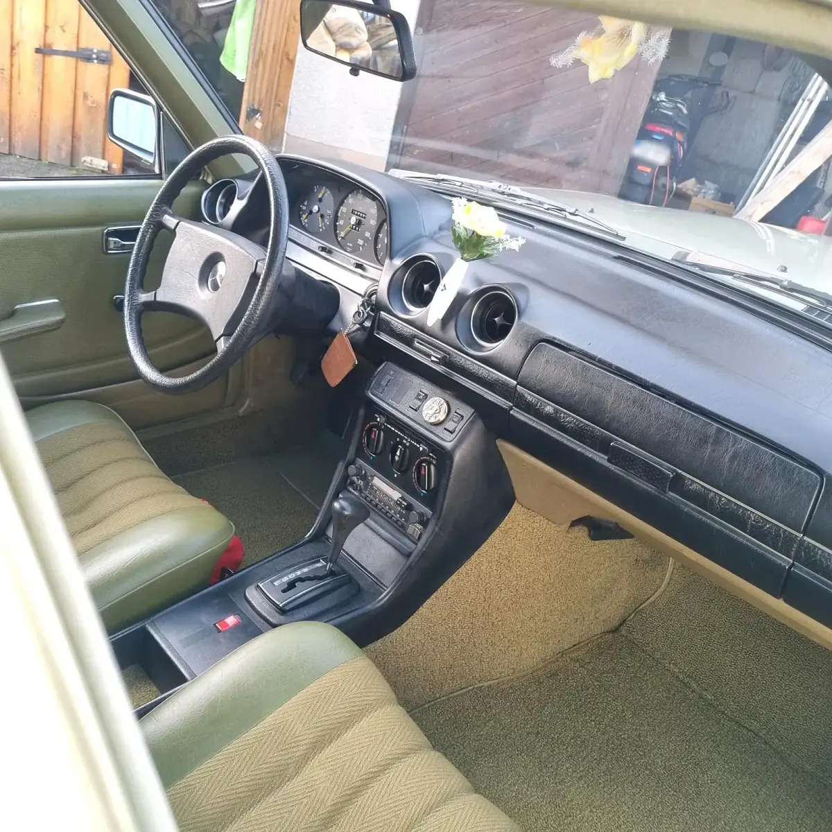 Gebraucht Mercedes 230 136 PS (100 kW) 1981 Limousine