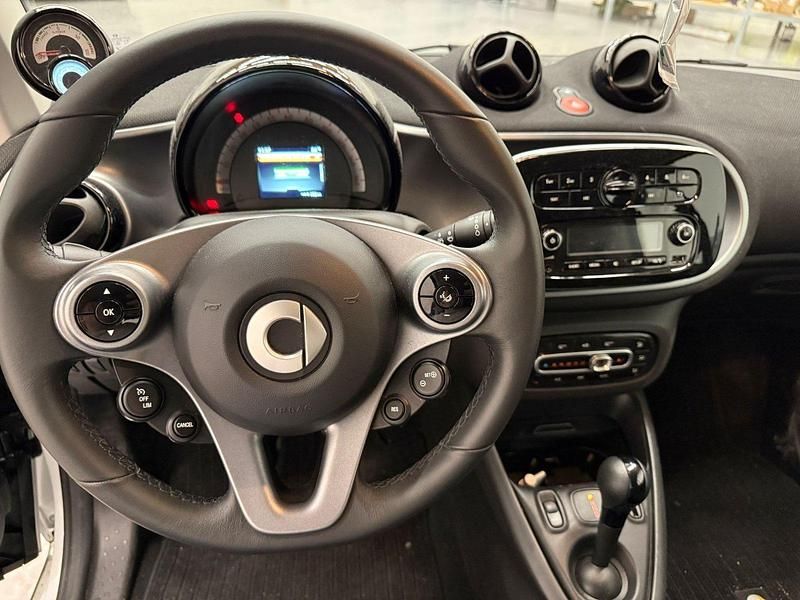 Gebraucht Smart ForTwo Coupé 60 kW (82 PS) 2021 Weiß Kleinwagen