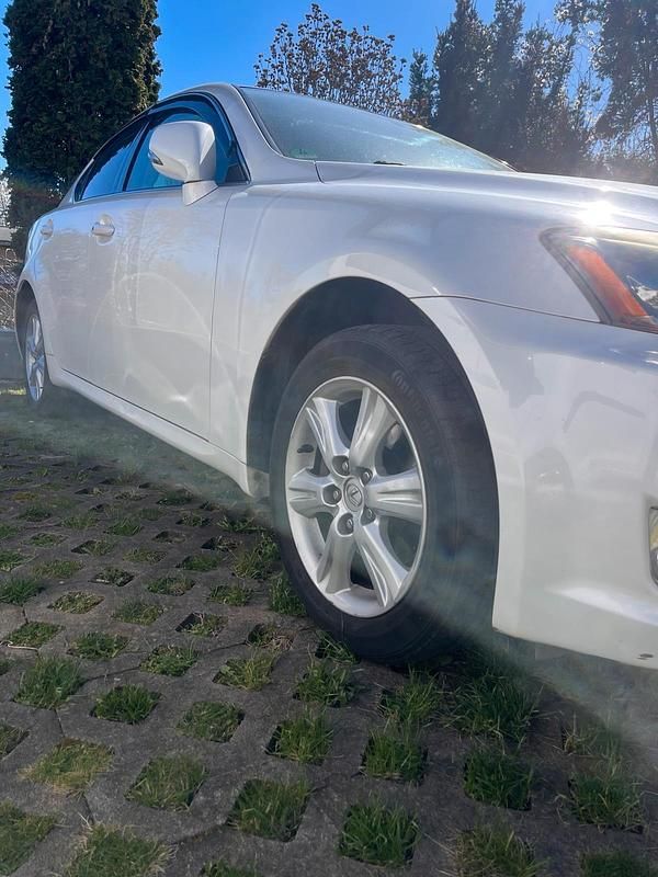 Gebraucht Lexus IS220d 176 PS (129 kW) 2010 Weiß Limousine