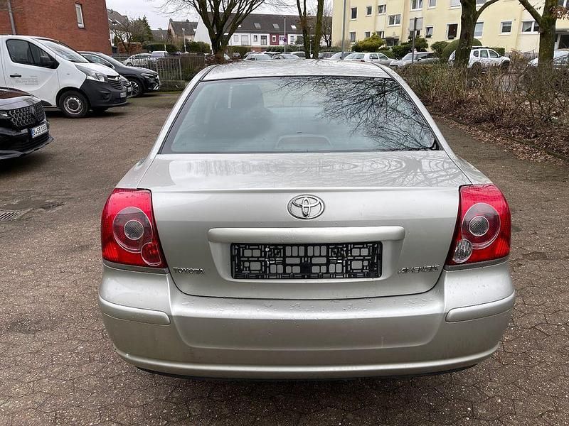Gebraucht Toyota Avensis Sol 129 PS (94 kW) 2007 Silber Limousine