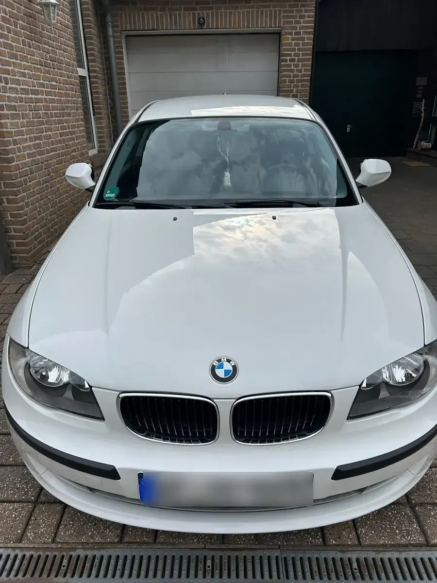 Gebraucht BMW 116 122 PS (89 kW) 2010 Weiß Kleinwagen