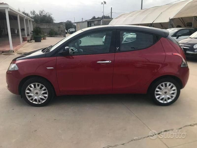Gebraucht Lancia Ypsilon 69 PS (50 kW) 2012 Rot Kleinwagen