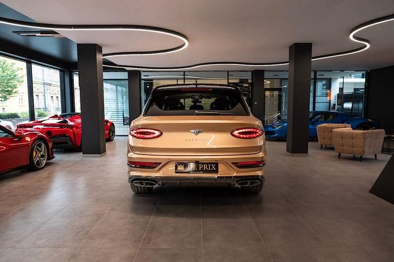 Gebraucht Bentley Bentayga 549 PS (403 kW) 2024 Braun SUV