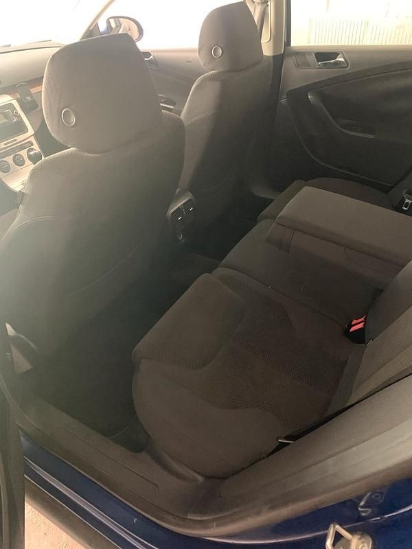 Gebraucht VW Passat 140 PS (102 kW) 2006 Blau Kombi