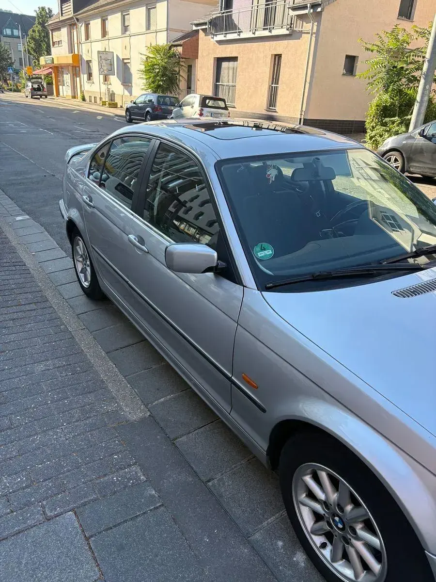 Gebraucht BMW 320 Sport Line 150 PS (110 kW) 1998 Grau Limousine