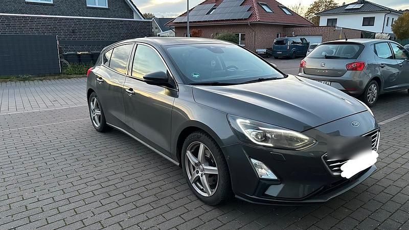 Gebraucht Ford Focus Titanium 150 PS (110 kW) 2019 Grau Limousine