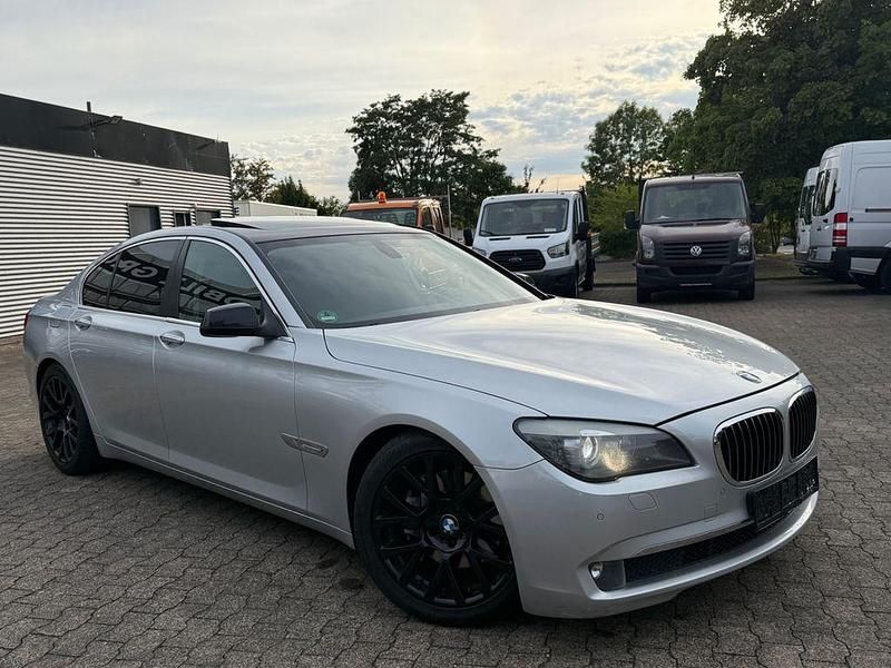 Gebraucht BMW 730 Performance 245 PS (180 kW) 2009 Silber Limousine