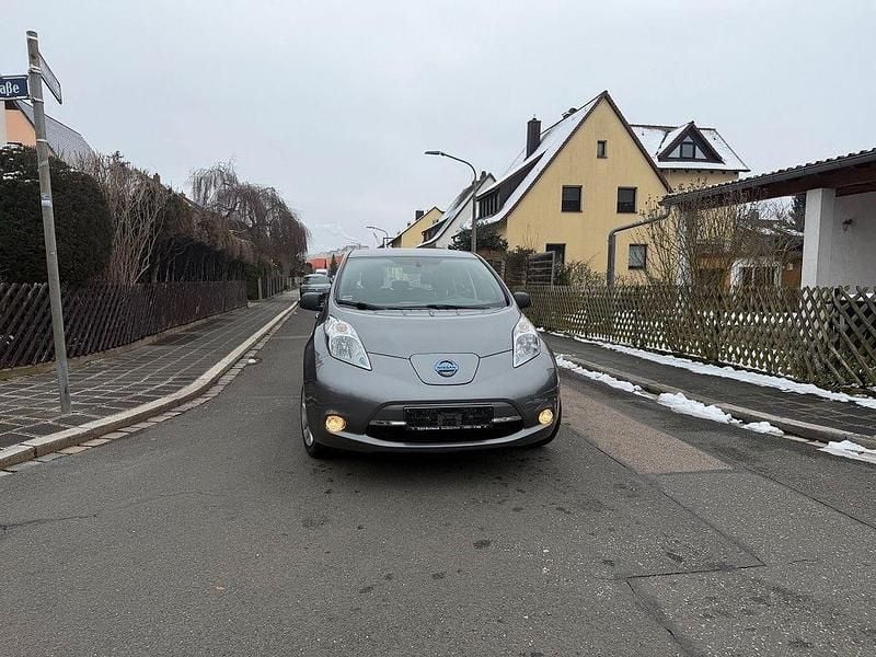 Gebraucht Nissan Leaf Acenta 80 kW (109 PS) 2015 Grau Kleinwagen
