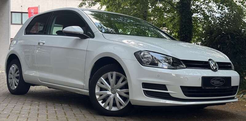 Pure white Gebraucht 2014 VW Golf VII Trendline Kleinwagen | 11.999 € (Fairer Preis) - Bild 1/4