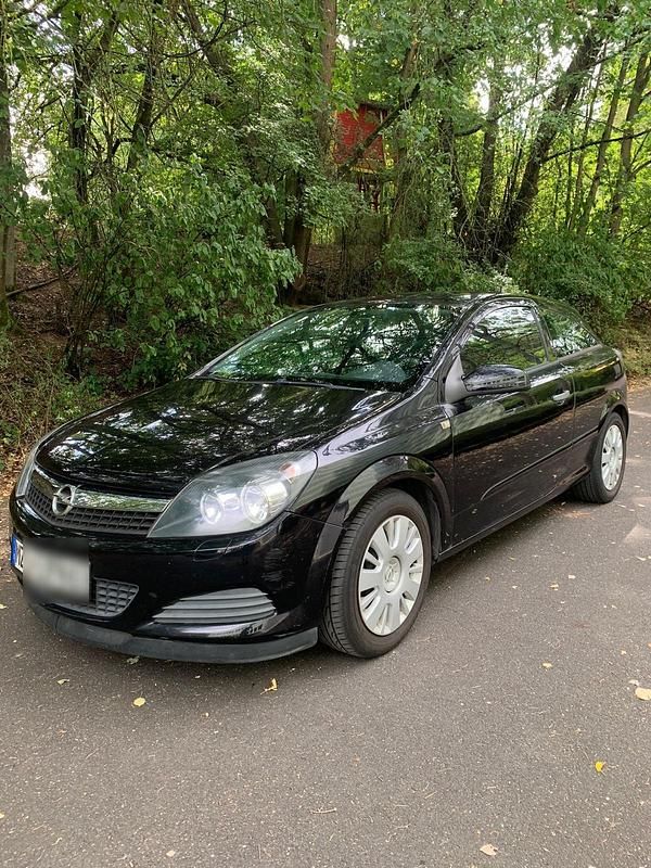 Schwarz Gebraucht 2009 Opel Astra GTC Coupé | 2.199 € (Fairer Preis) - Bild 1/4