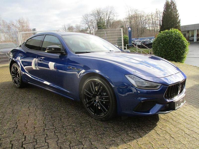 Gebraucht Maserati Ghibli 349 PS (256 kW) 2022 Blau Limousine
