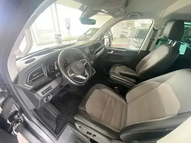Gebraucht VW Multivan Generation Six 204 PS (150 kW) 2022 Grau Van / Kleinbus
