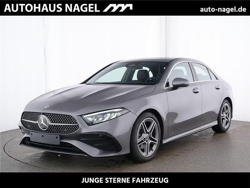 Lack mountaingrau (metallic) Gebraucht 2024 Mercedes A180 AMG Limousine | 28.898 € (Guter Preis) - Bild 1/4