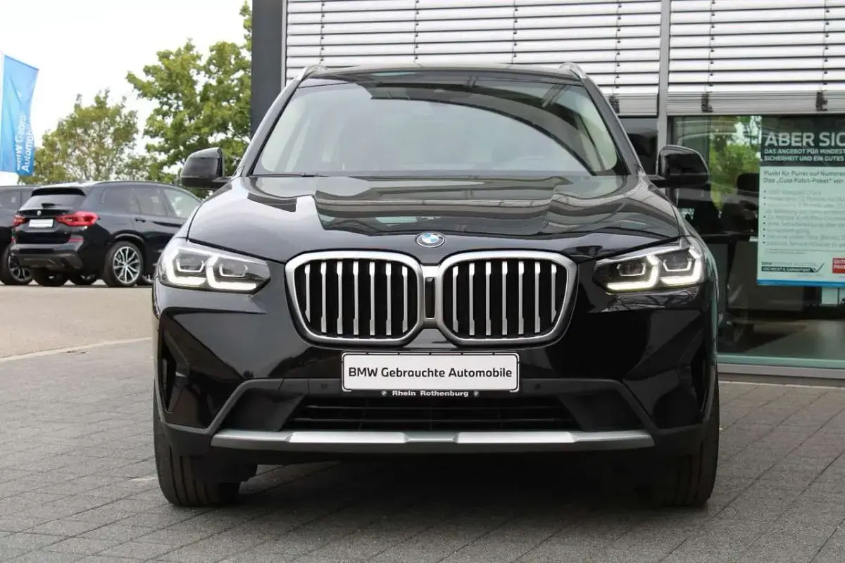 Gebraucht BMW X3 Sport Line 190 PS (139 kW) 2023 Schwarz SUV