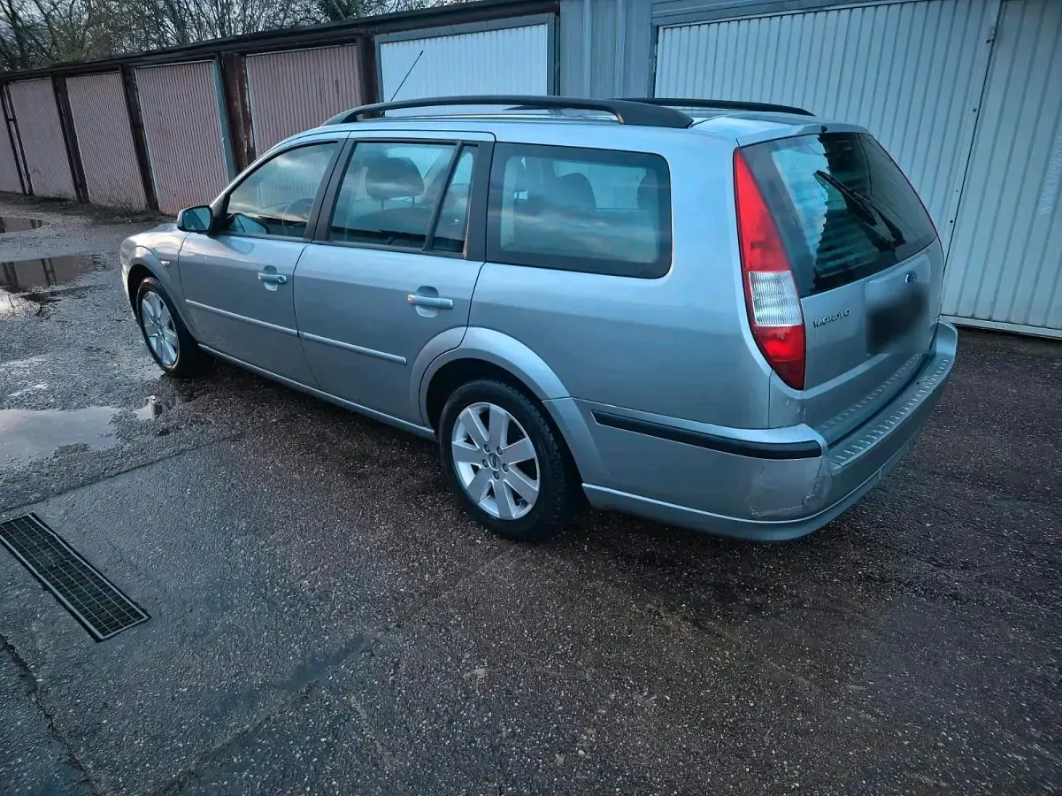 Gebraucht Ford Mondeo 125 PS (91 kW) 2006 Silber Kombi