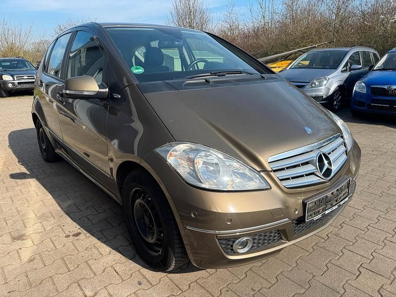 Gebraucht Mercedes A180 109 PS (80 kW) 2009 Braun Kleinwagen