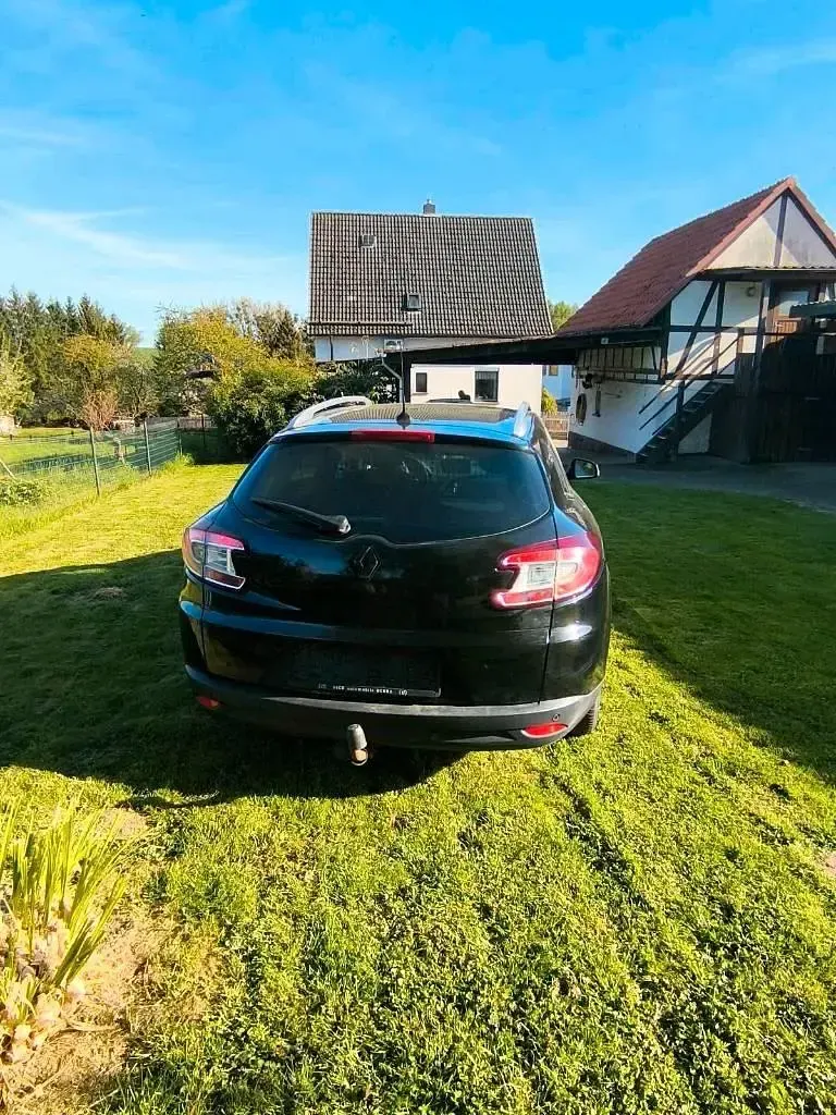 Gebraucht Renault Mégane GrandTour 110 PS (80 kW) 2011 Schwarz Kombi