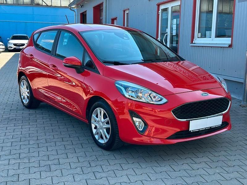 Rot Gebraucht 2018 Ford Fiesta Kleinwagen | 8.995 € (Etwas zu teuer) - Bild 1/4