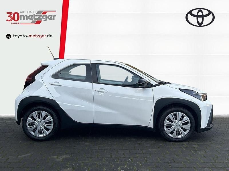 Neu Toyota Aygo X X-pure 116 PS (85 kW) 2026 Weiss SUV