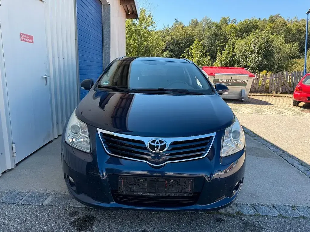 Gebraucht Toyota Avensis Executive 152 PS (111 kW) 2011 Blau Kombi