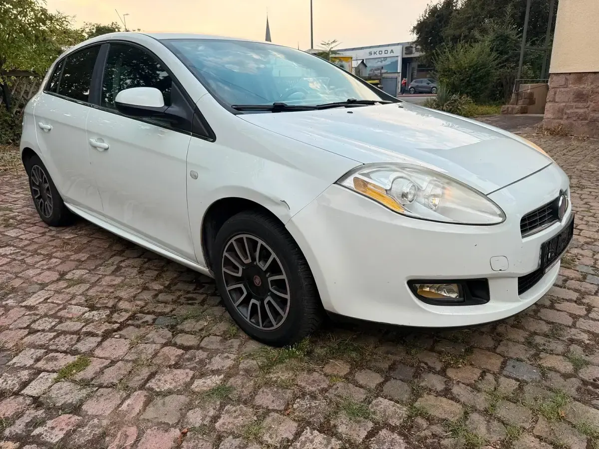 Gebraucht Fiat Bravo 90 PS (66 kW) 2010 Weiß Kleinwagen