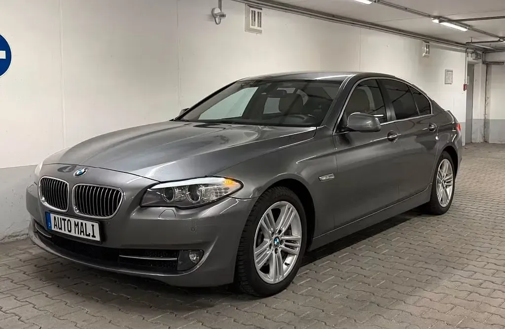 Gebraucht BMW 530 245 PS (180 kW) 2010 Grau Limousine
