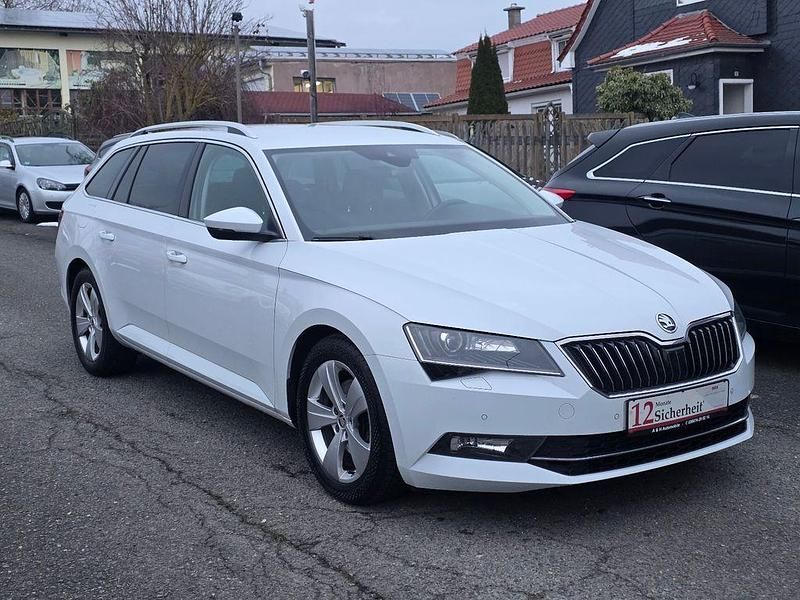 Gebraucht Skoda Superb Style 190 PS (139 kW) 2019 Weiß Kombi